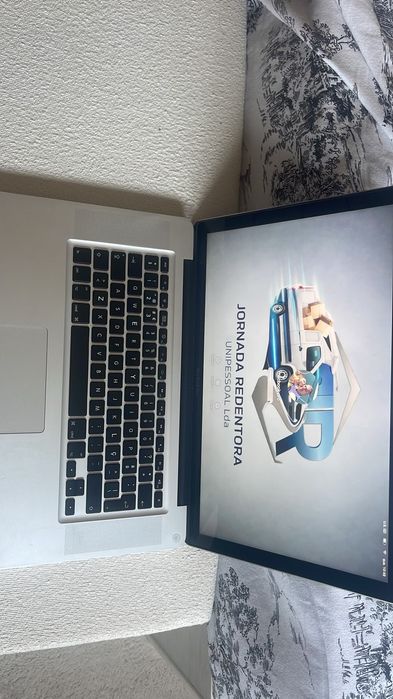 Vendo notebook 2011