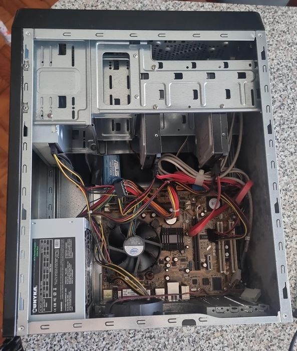 PC Desktop Simples • Pentium Dual Core • 2GB RAM • 148GB Disco