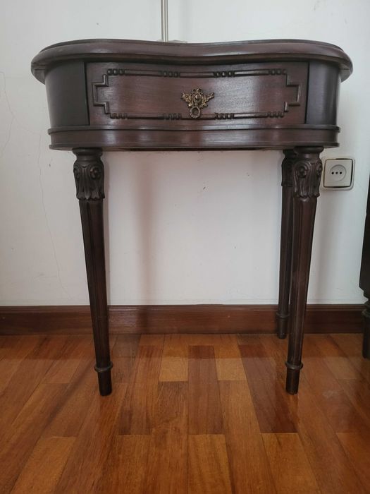 Armário em madeira