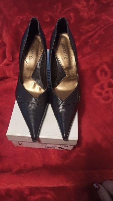 Szpilki skórzane Lasocki 39