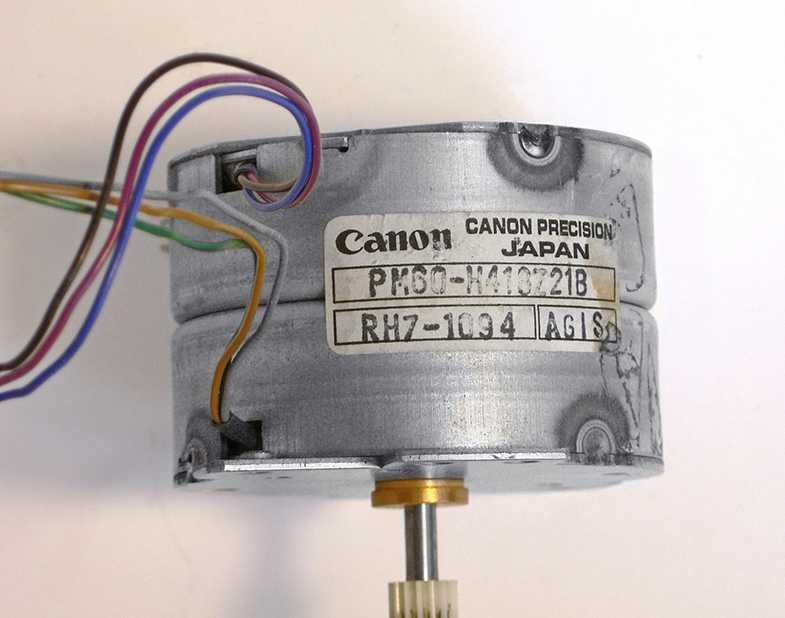 Шаговый электродвигатель