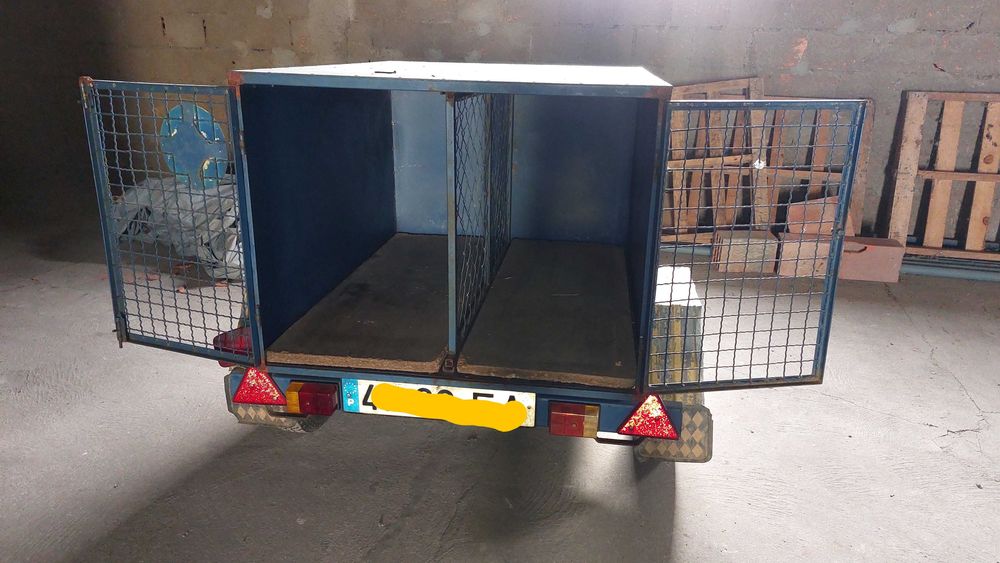 Atrelado multiusos para venda ou troca