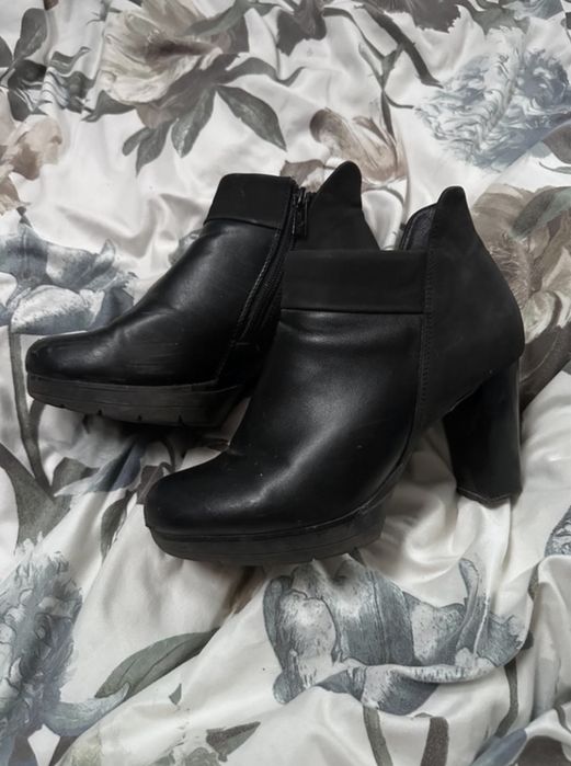 Czarne botki na jesień wysokie zapinane na zamek 38 hit sezonu