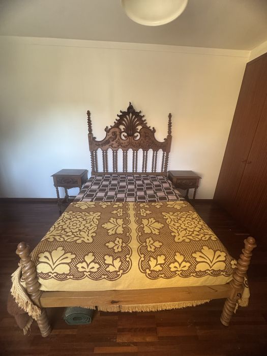 Mobilia em madeira vintage