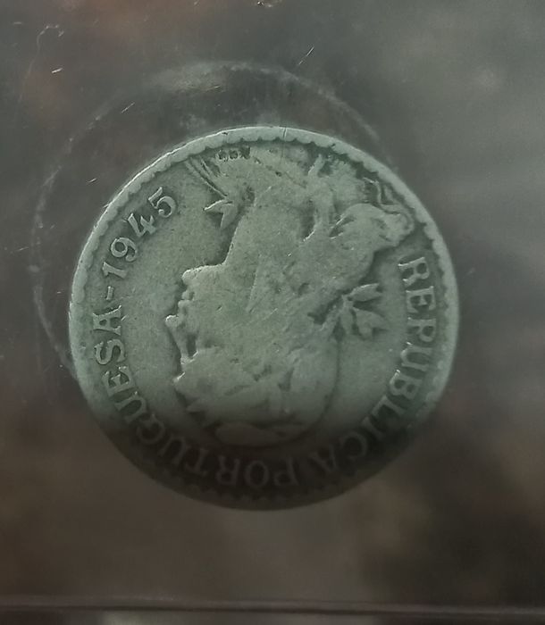 Várias moedas de 1 escudo a partir de 20 euros