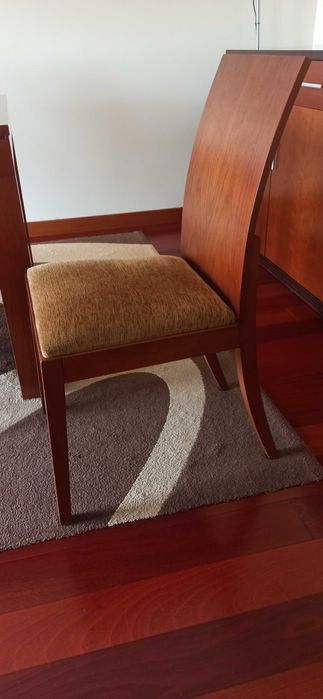 Mesa de sala de sala de jantar e cadeiras