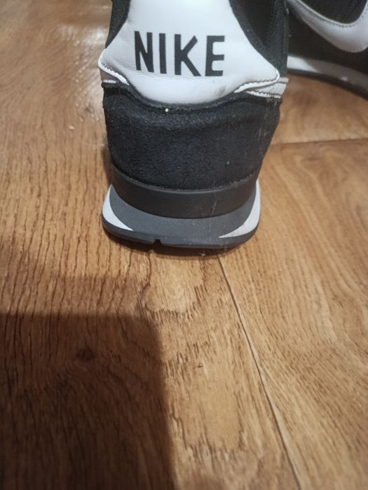 продам кроссовки nike
