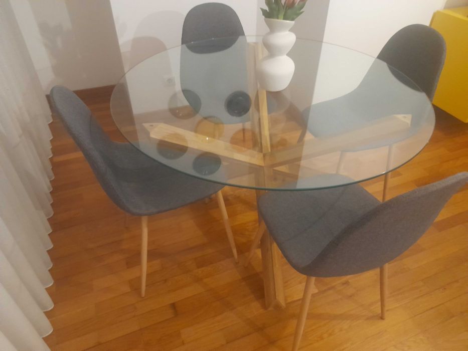 Mesa de Jantar com 4 cadeiras