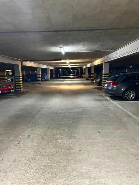 Miejsce postojowe w garażu