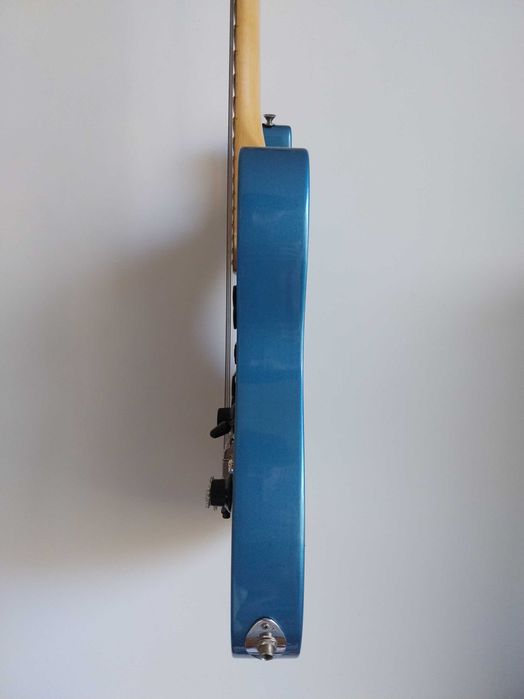 Guitarra washburn azul Floyd Rose