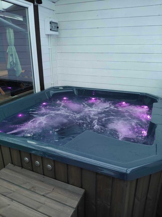 Domki "U Strażaka" w Chłopach (podgrzewany basen i jacuzzi)