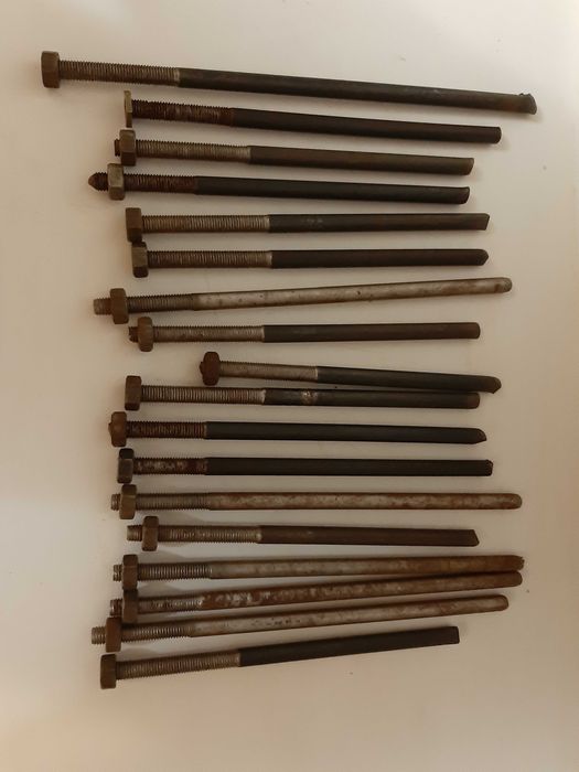 Продам Арматура с резьбой и гайкой