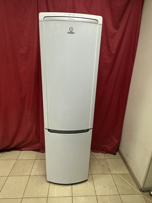Холодильник Indesit PBAA 34 V