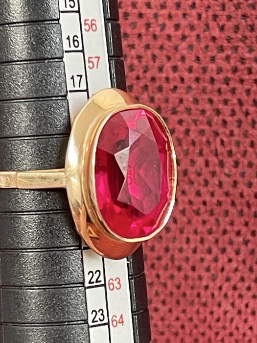 Złoty Rosyjski Pierścionek z Kamieniem Złoto 583