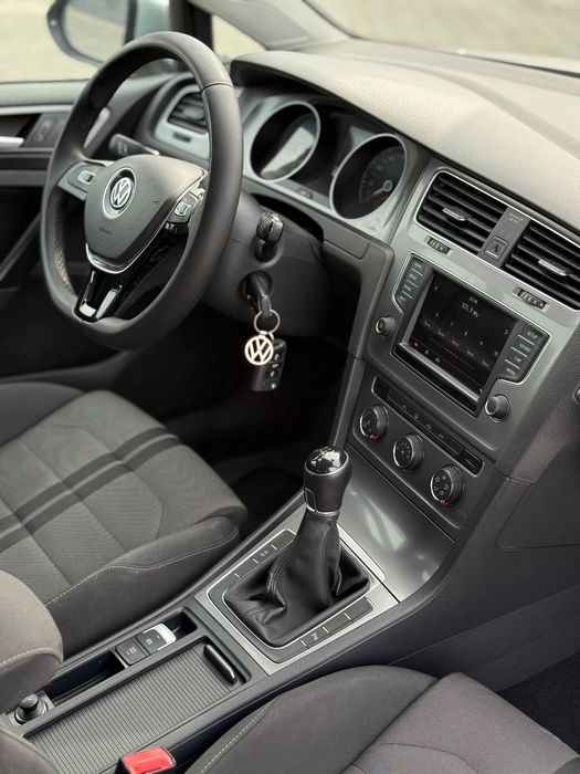 Продам Volkswagen  Golf 7 1.6 Дизель