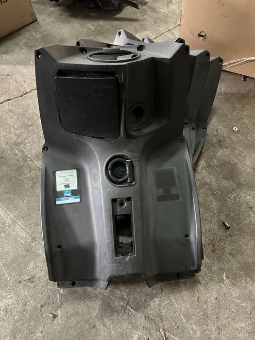 Piaggio typhoon 50 kokpit oslona kolan