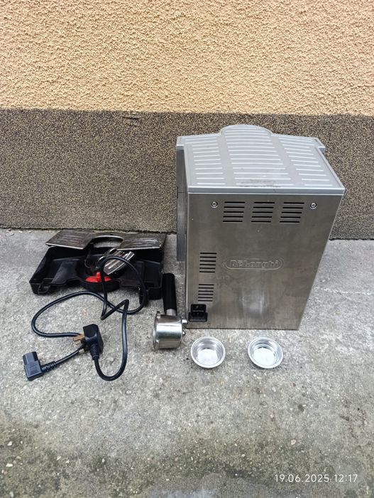 Кавова машина Delonghi
