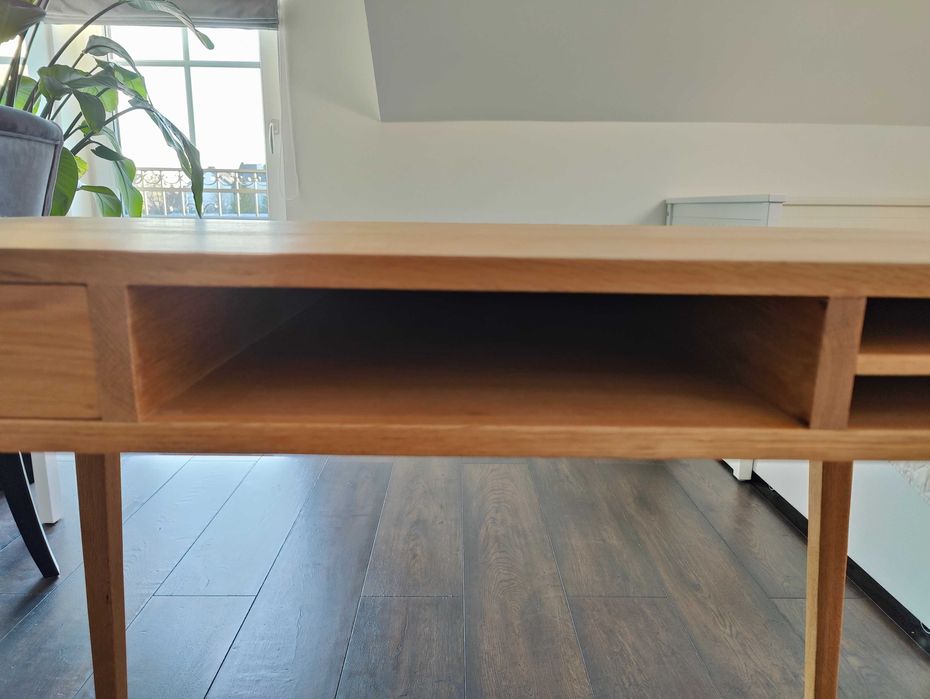 Hübsch - Biurko dębowe z szufladą i schowkiem