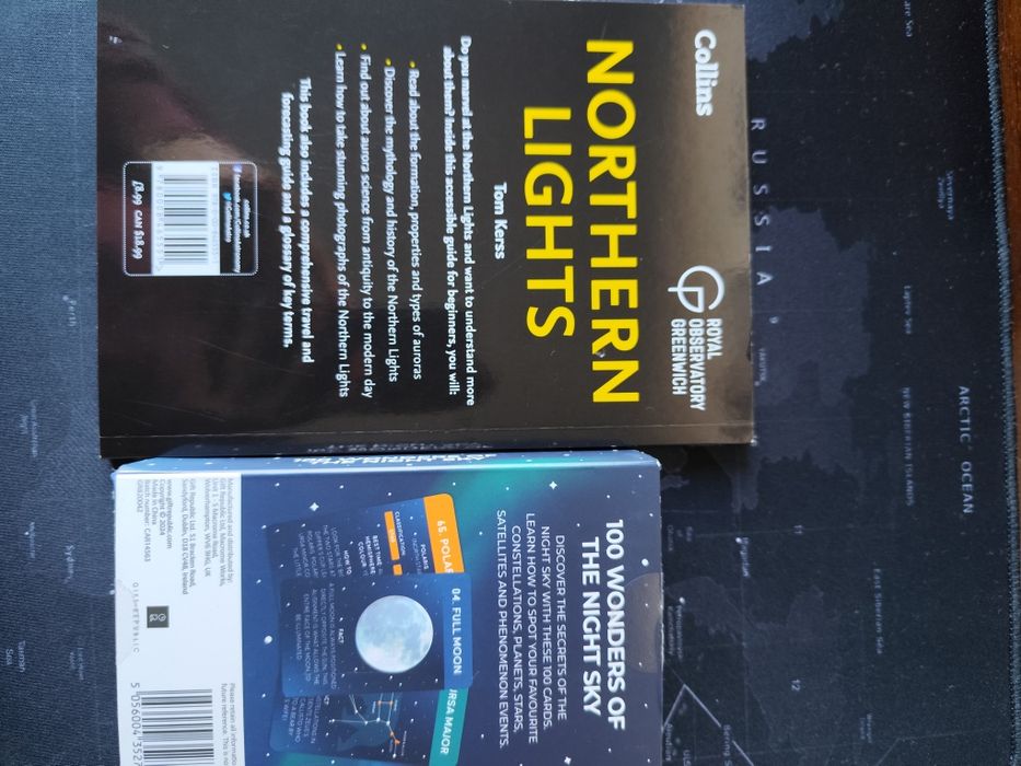Livro e Cartões sobre o Céu Noturno Novos