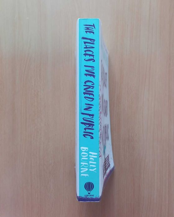 Livro "The places I´ve cried in public", Holly Bourne, em inglês