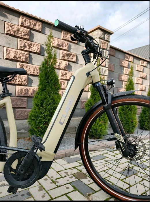 Електровелосипед Cube