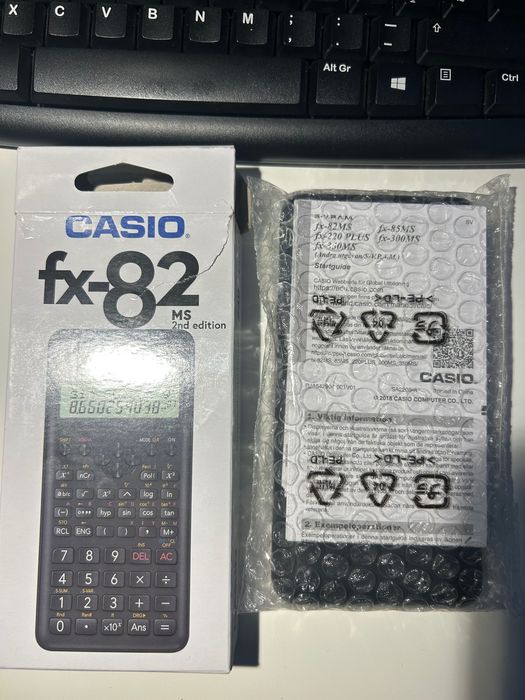 Calculadora Científica Casio fx-82MS