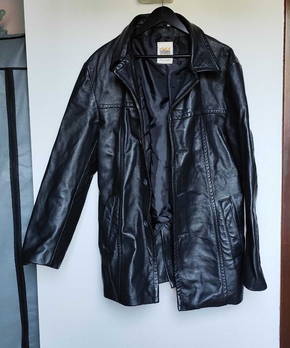Kurtka dłuższa Płaszcz Płaszczyk skórzana czarna unisex na guziki