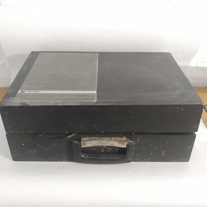 Gramofon Unitra Fonica WG550 walizkowy ze wzmacniaczem WG 550