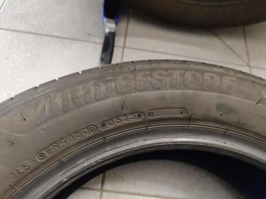 Komplet Opon Bridgestone Turanza 6, lato 215/60/17 96h