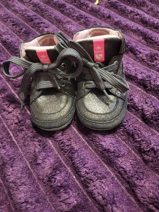 Шкіряні кросівки