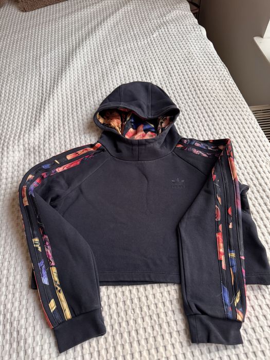 2 bluzy z kapturem Adidas i Zara