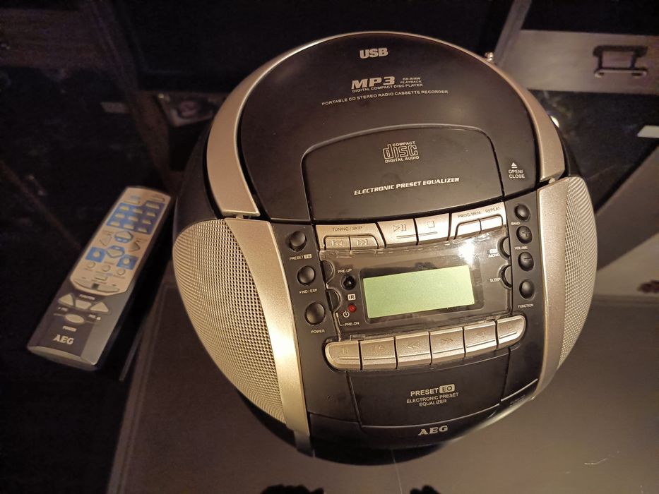 Rádio CD USB Portátil - AEG