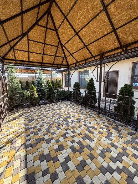 Срочно! Продам одноэтажный дом с бассейном, современный новый ремонт