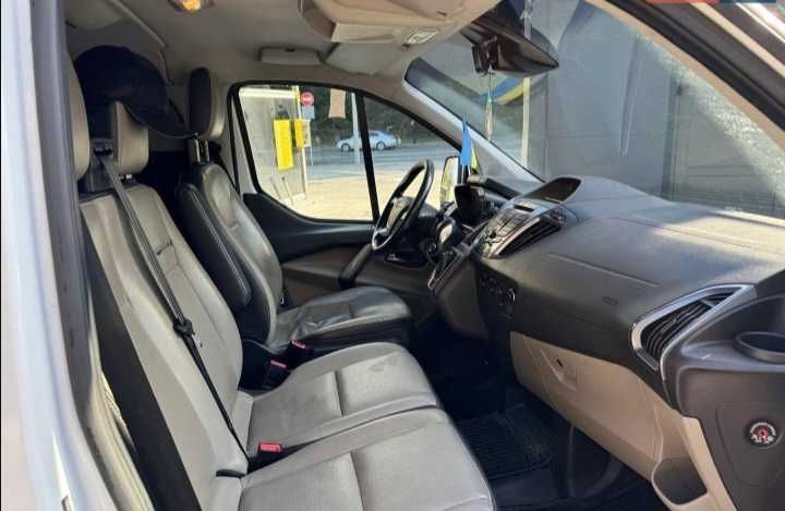 Форд Кастом Турнео