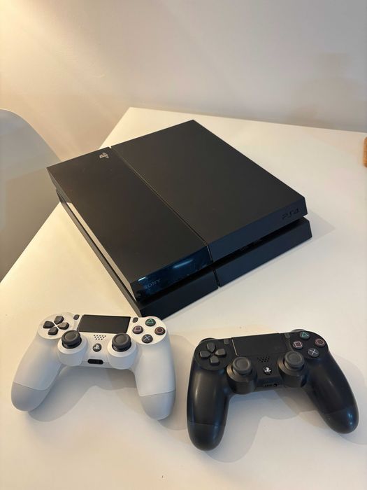 PlayStation 4 Sony - 500GB - Consola + 02 comandos