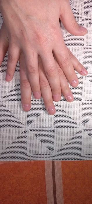 Потрібні моделі на манікюр