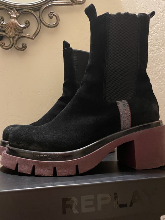 Жіночі ботинки чорні замшеві челсі Replay