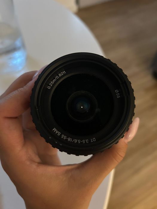 Sony 18-55mm f/3.5-5.6 OSS