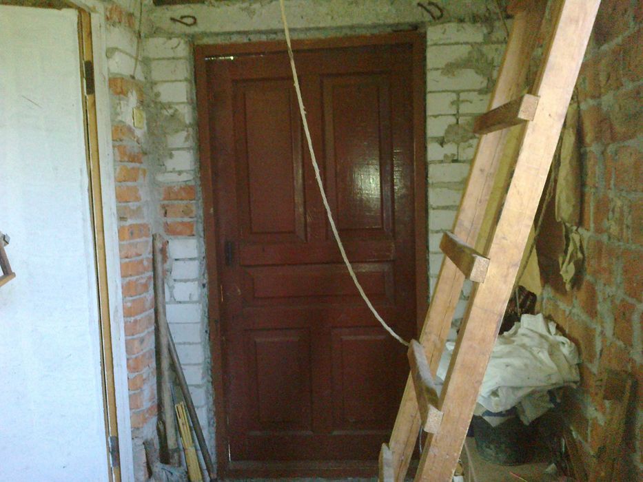 Продам Дом-Дачу 2єт.Кирпич 5сот. на берегу Десны и озера 1-я линия.