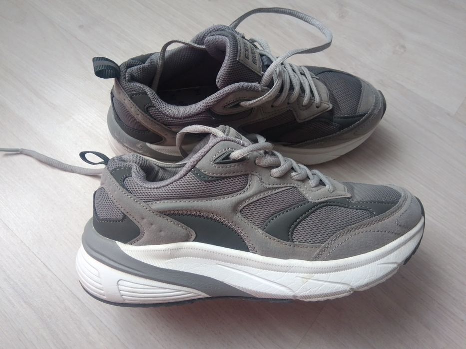 Кросівки  CROPP 37