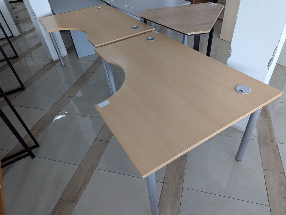 Офисные столы со склада. Дёшево