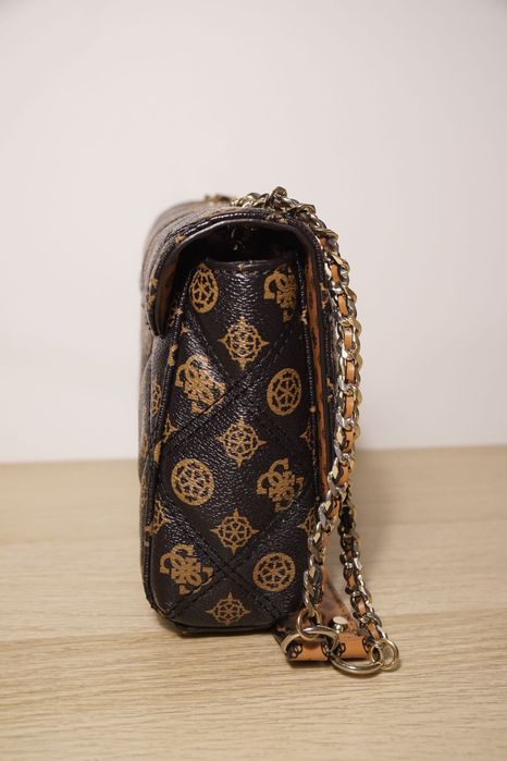 Mala Guess a tiracolo