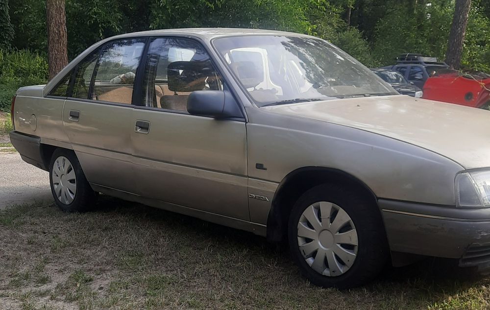 Opel Omega A, 1.8 бензин. 1987р.