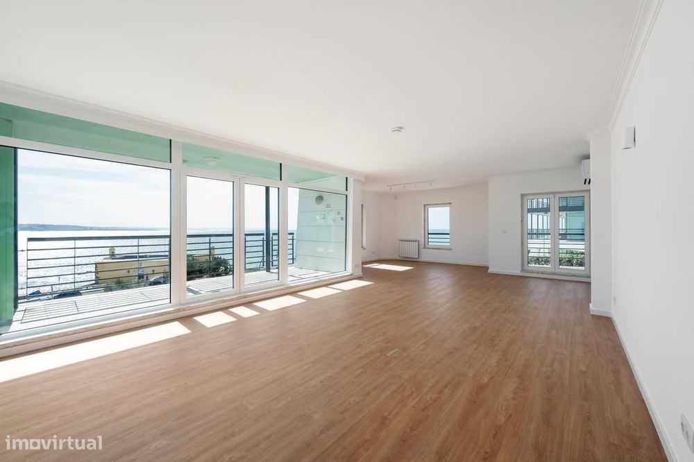 Apartamento T3 com jardim, Paço de Arcos, Oeiras