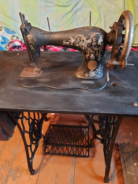 Швейная машинка Зингер