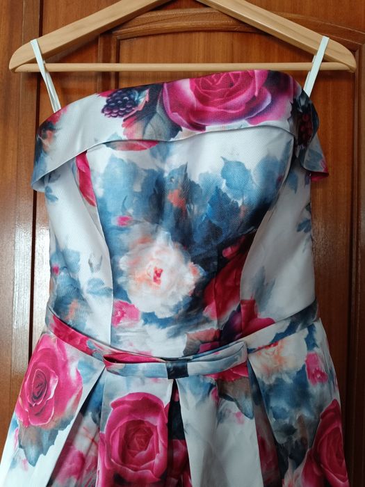 Vestido de cerimónia em cetim