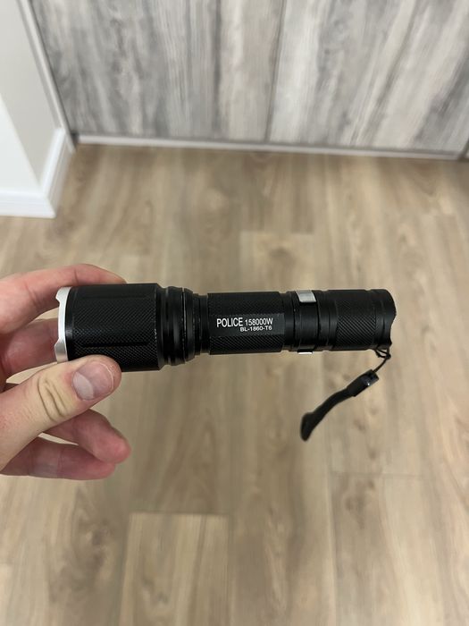 Продам фонарик POLICE 158000W BL-1860-T6