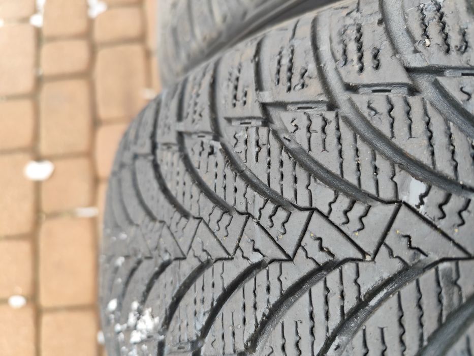 opony zimowe 205/60R16 Nexen Winguard 2szt