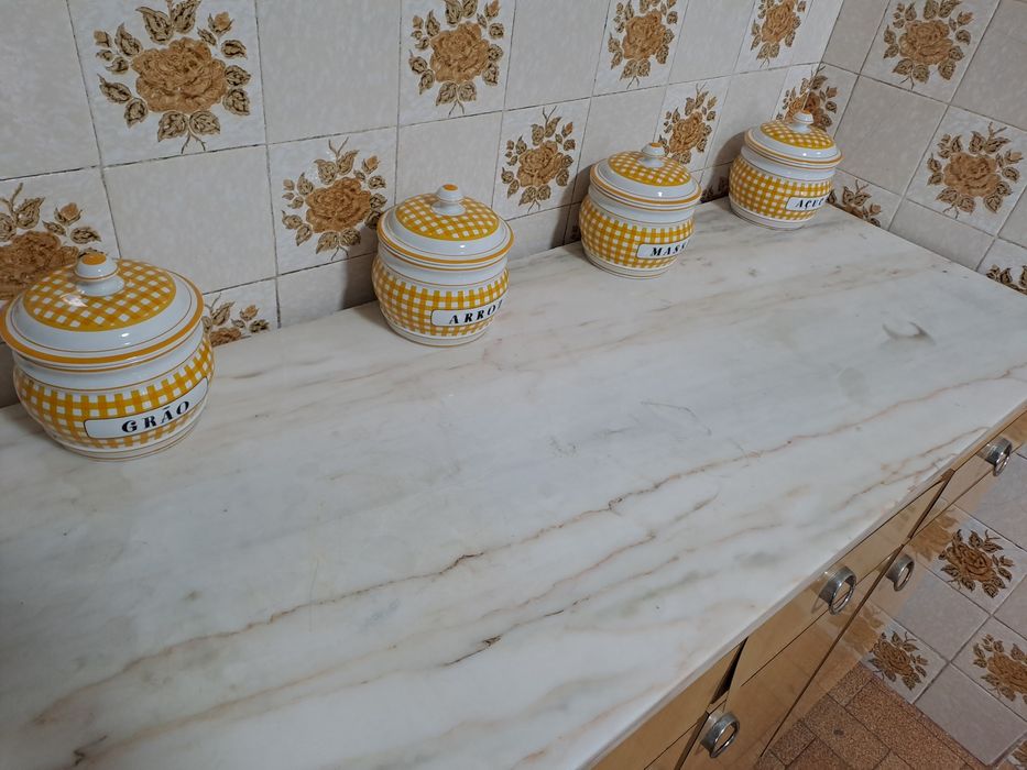 Potes de cozinha decorativos em porcelana