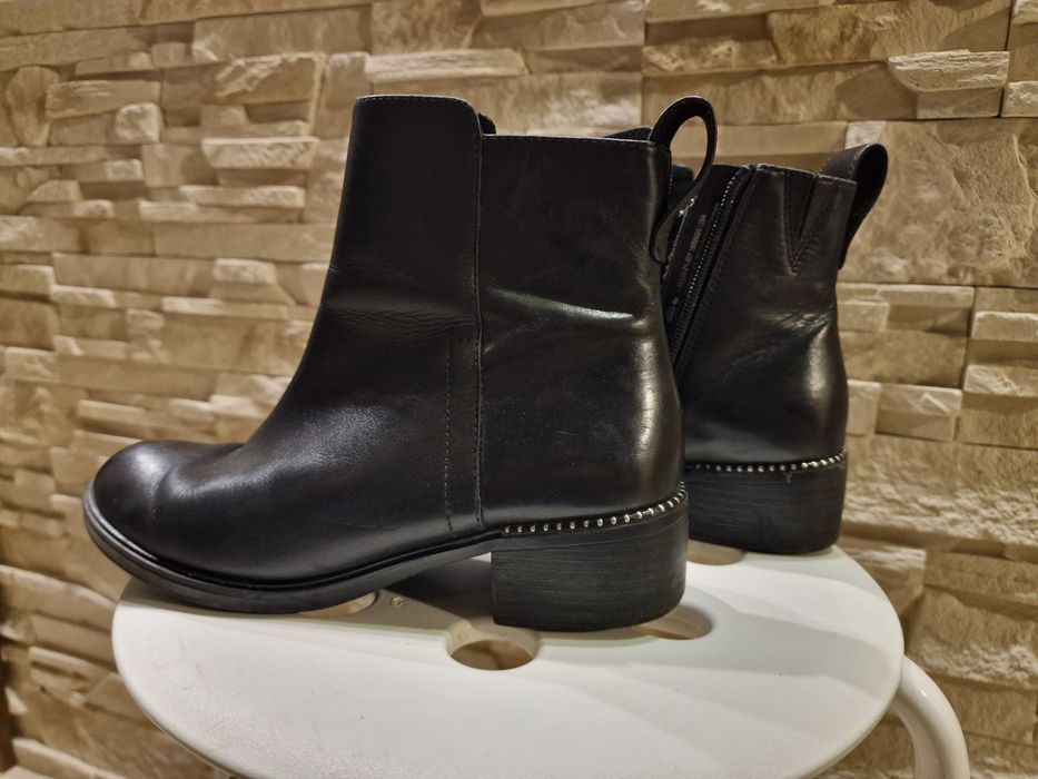 Czarne  skórzane buty botki Tamaris r. 36